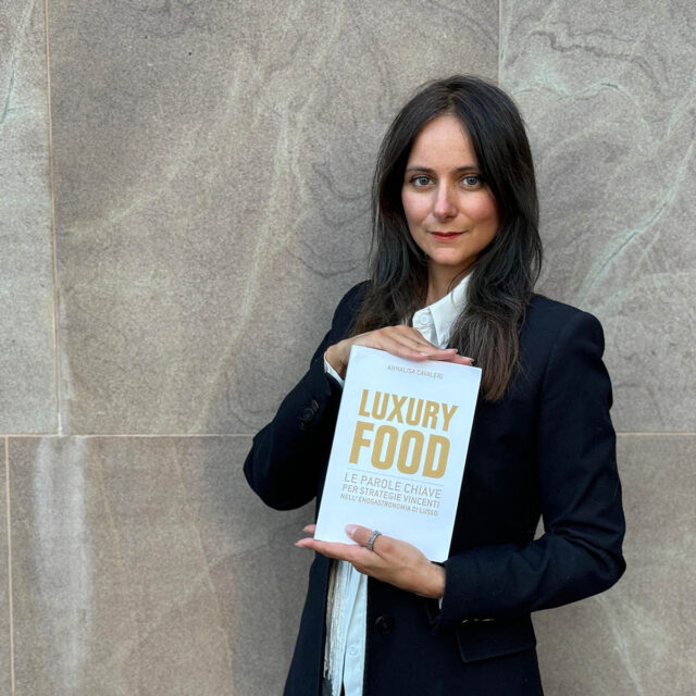 Radio Dining Luxury Food libro Annalisa Cavaleri