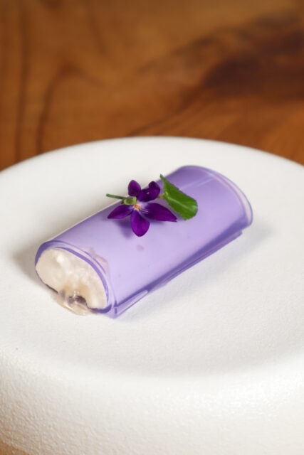 Cannolo di gel di violette